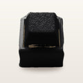 Clickey Mono met zwarte basis en zwarte keycaps