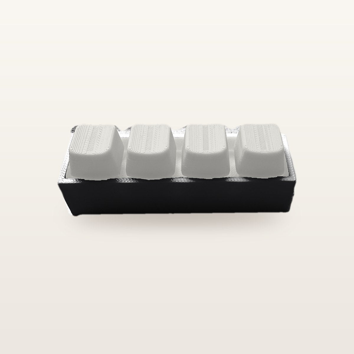 Clickey Royal Four met zwarte basis en mat witte keycaps