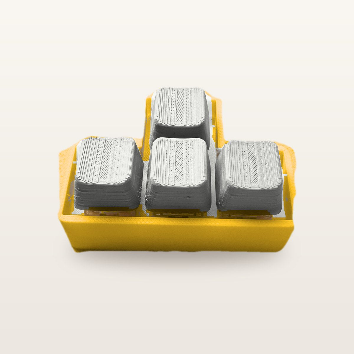 Clickey WASD met gele basis en witte keycaps