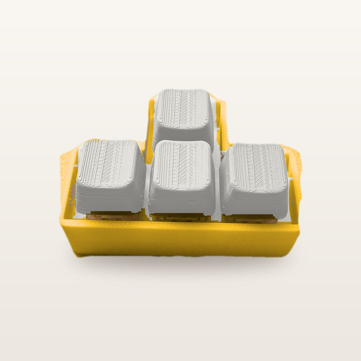 Clickey WASD met gele basis en mat witte keycaps