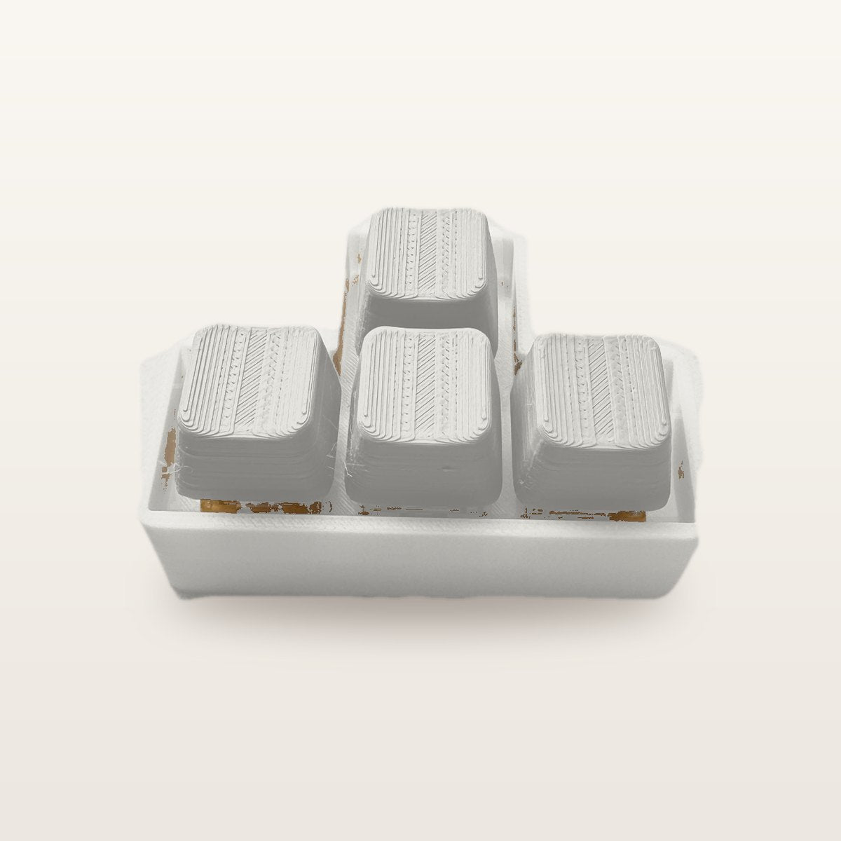 Clickey WASD met mat witte basis en mat witte keycaps